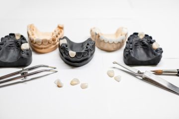 artificial-jaw-models-with-veneers-2021-09-01-14-49-04-utc (1)